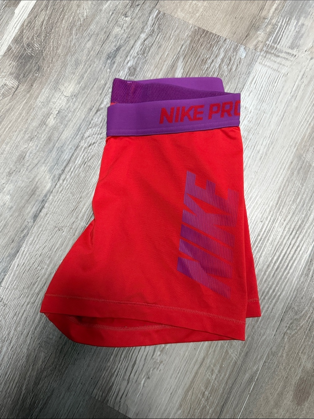 Nike Pro Women’s Purple and Red Size M - Picture 6 of 6